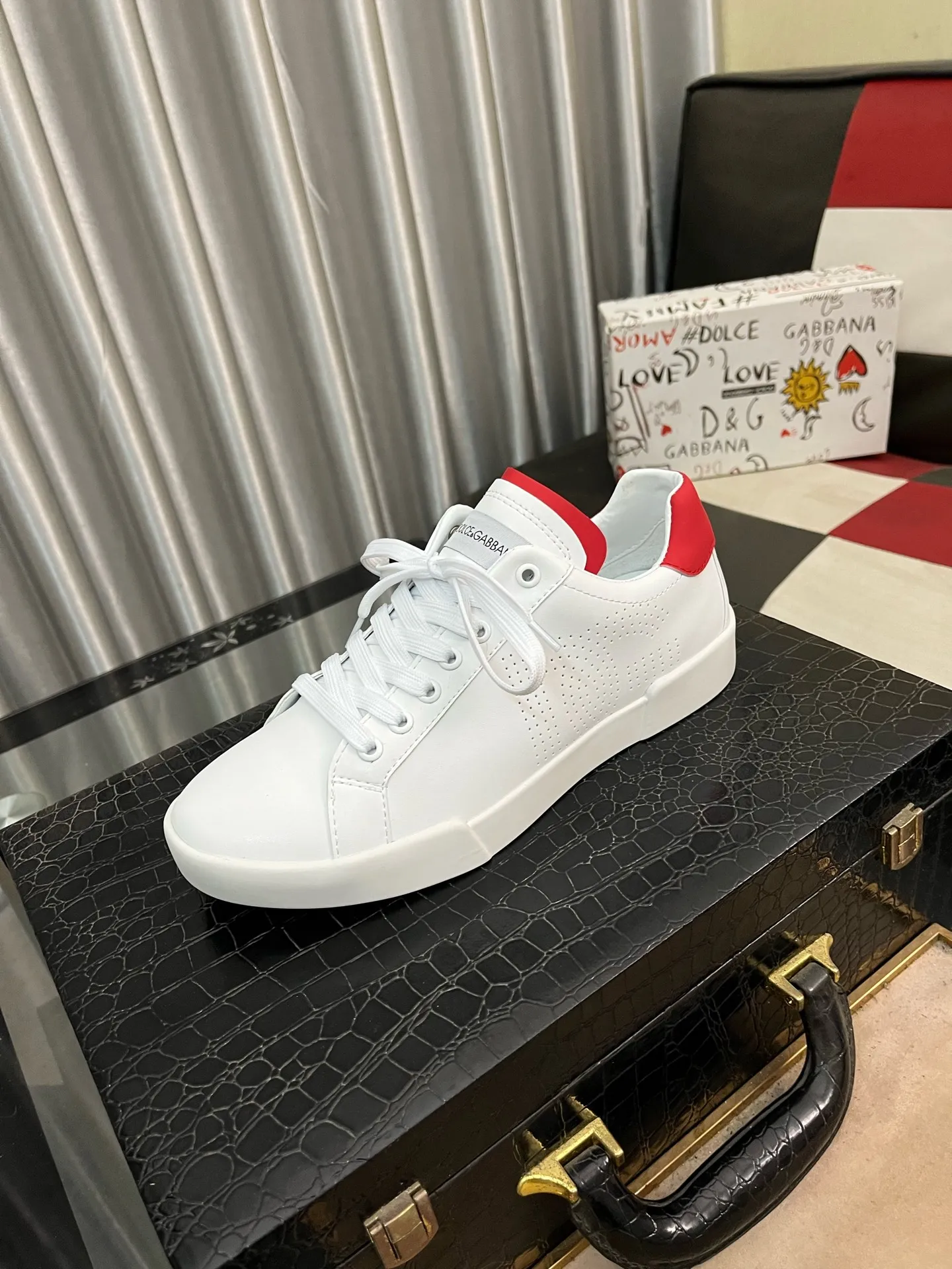 Men's shoes 💰420⌚️⌚️【DG～】Men's casual shoes 2024z cabinet sales simultaneously 🔶Size: 38-44#️⃣ 🔷🔜The upper is made of multi-material splicing➕Genuine leather lining, comfortable and breathable, sole: original comfortable and wear-resistant outsole, ⚠️Photographed in real life🎬The real thing is better📢📢📢5️⃣colors available